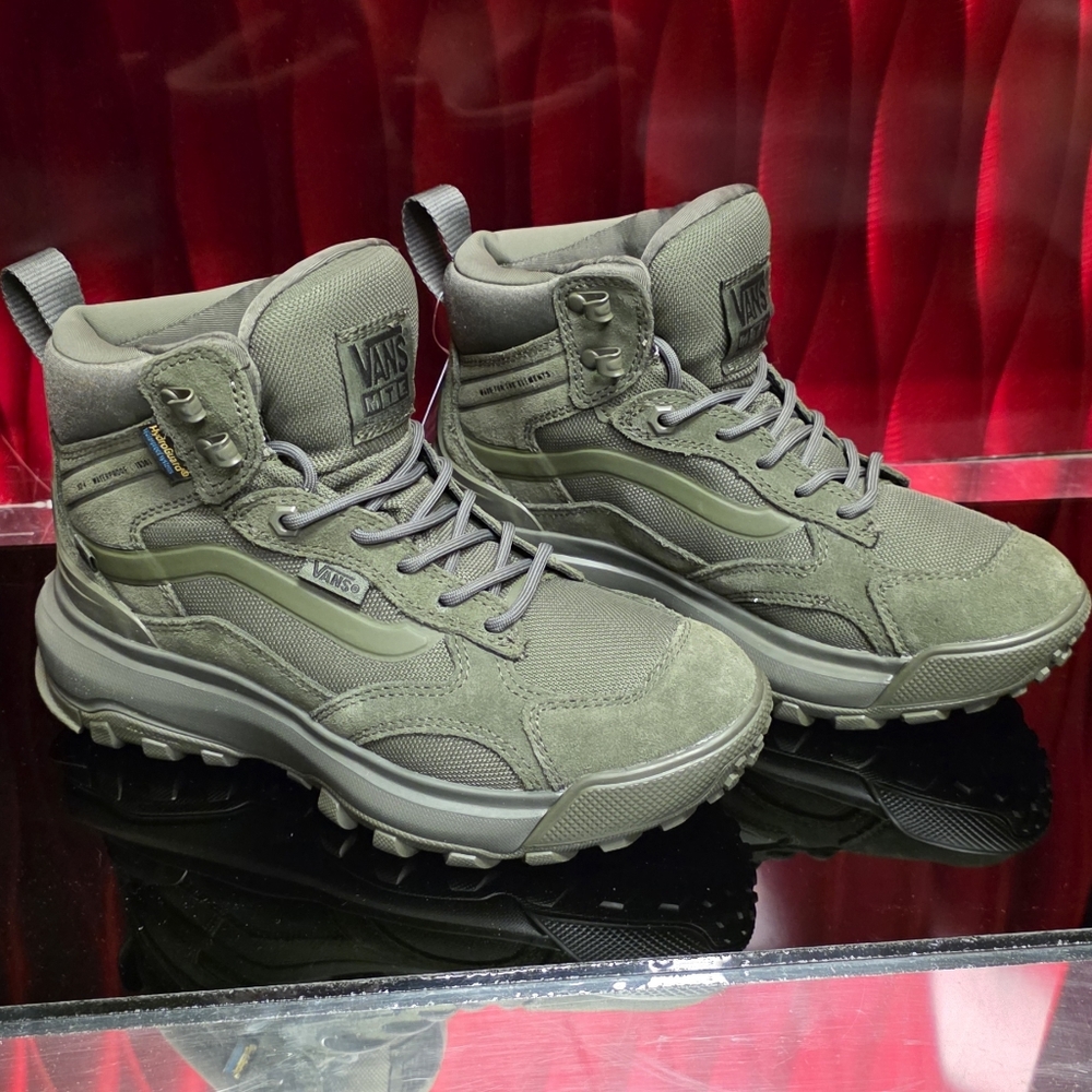 Vans MTE Crestline Waterproof Boots – Grape Leaf – Multiple Sizes Available